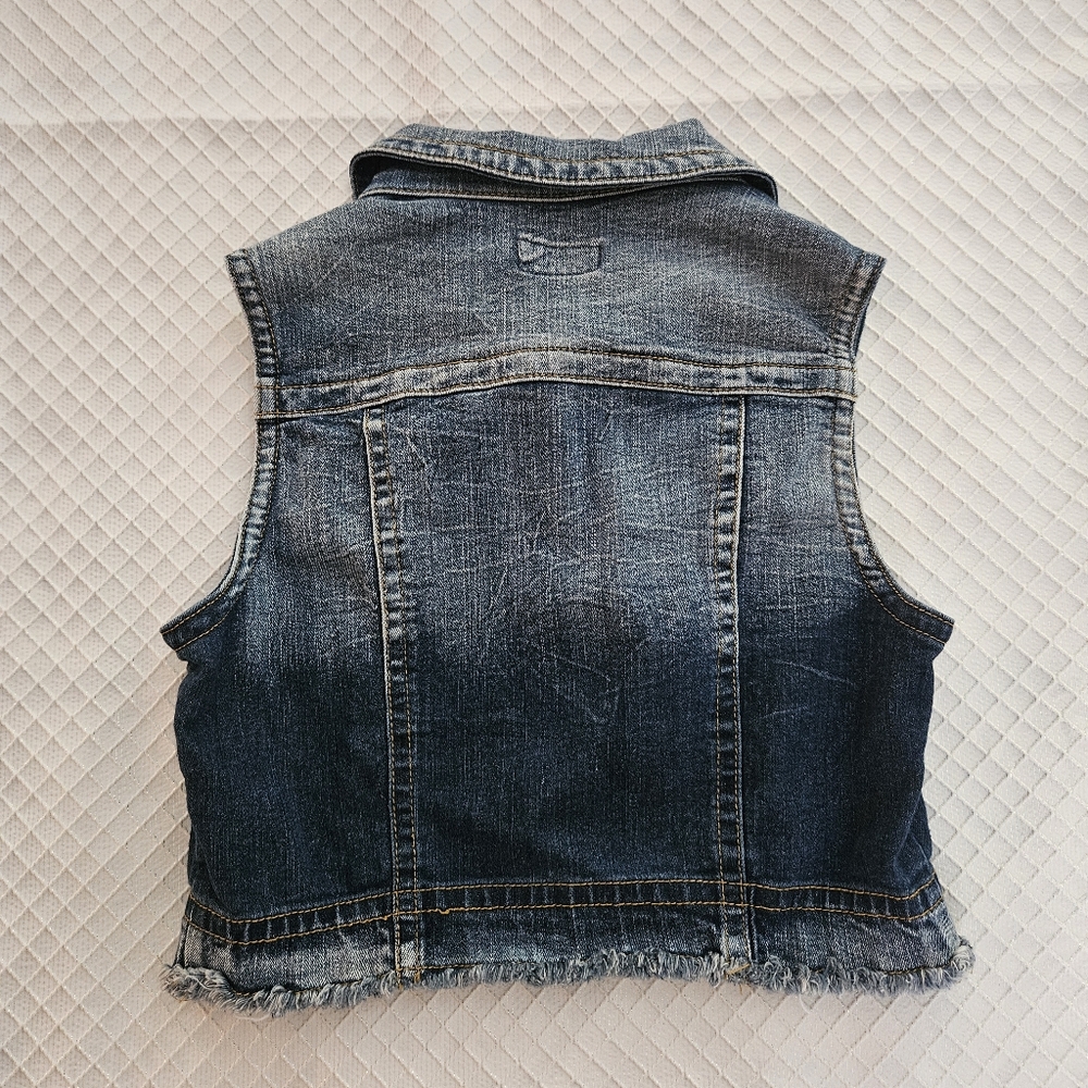 Mudd Denim Ombré Distressed Vest - Picture 3 of 7